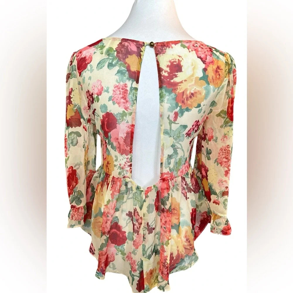Line & DOT Sheer Floral Peplum Blouse - Picture 4 of 9